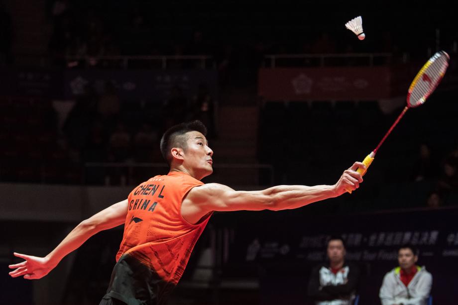 着高昂的身 着高昂的身