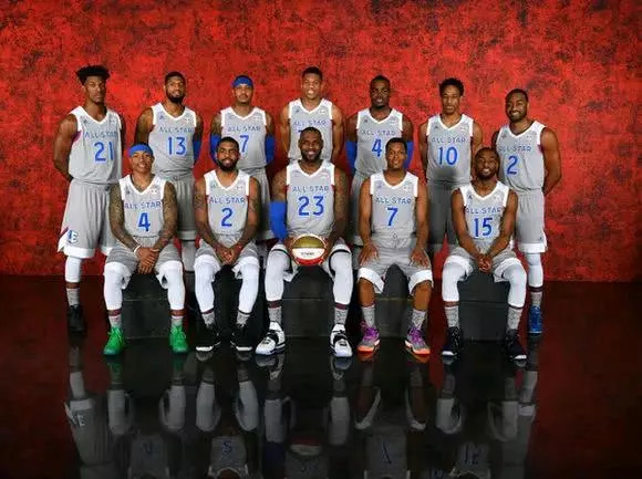 挺立潮头 挺立潮头